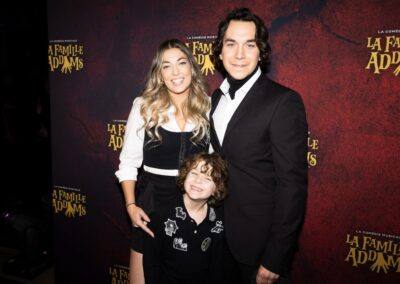Le chanteur William Cloutier, sa conjointe Sara Dagenais et leur fils aîné, Liam Crédit photo : Éric Myre
