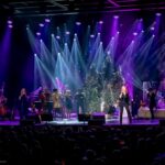 Un tableau du spectacle Noël une tradition en chanson 2023. Crédit : Jean-Charles Labarre / Courtoisie Production