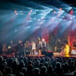 Un tableau du spectacle Noël une tradition en chanson 2023. Crédit : Jean-Charles Labarre / Courtoisie Production
